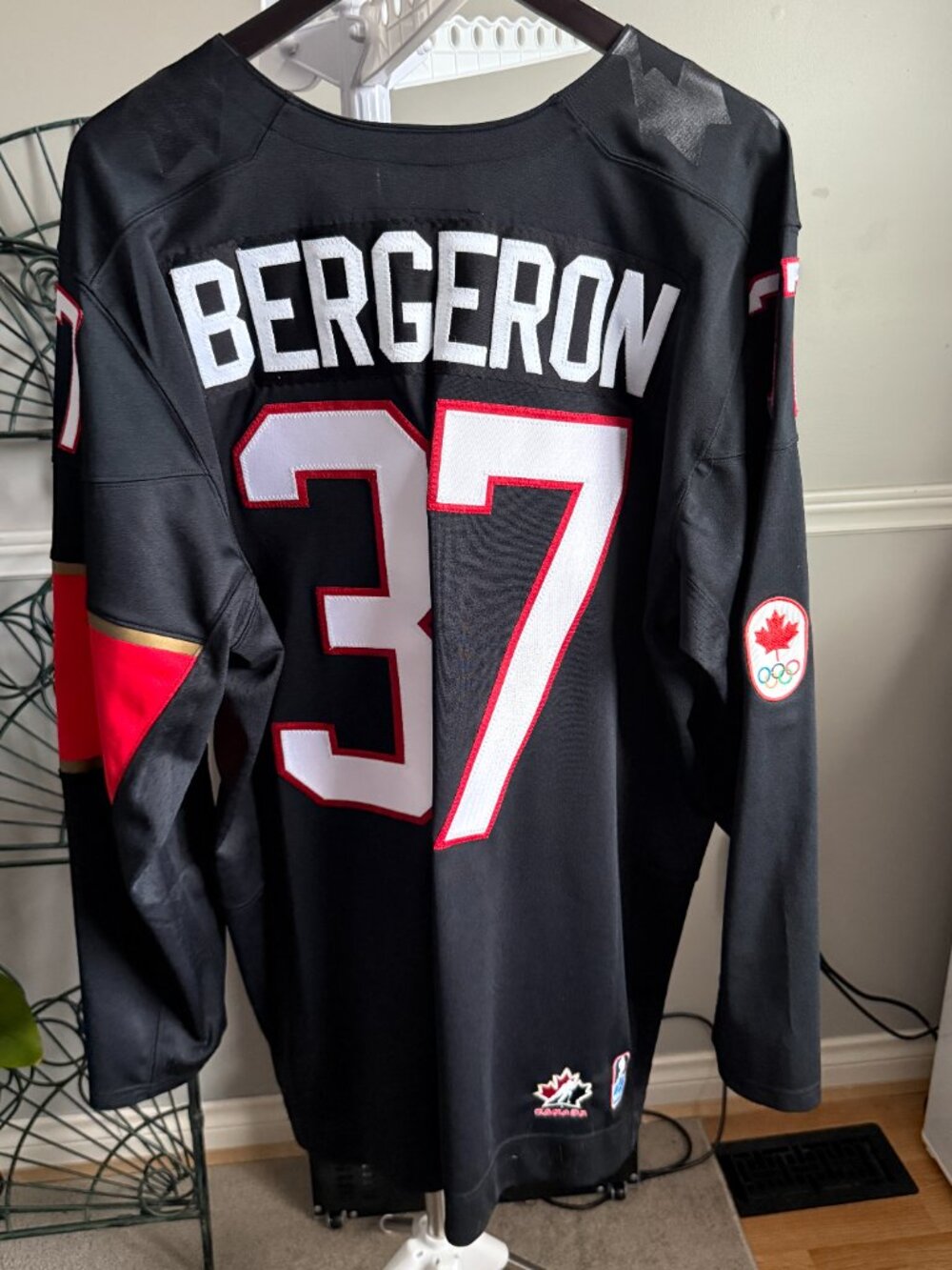 Nike Team Canada National Hockey 2014 Sochi Olympics Black Jersey Mens - Picture 4 of 4